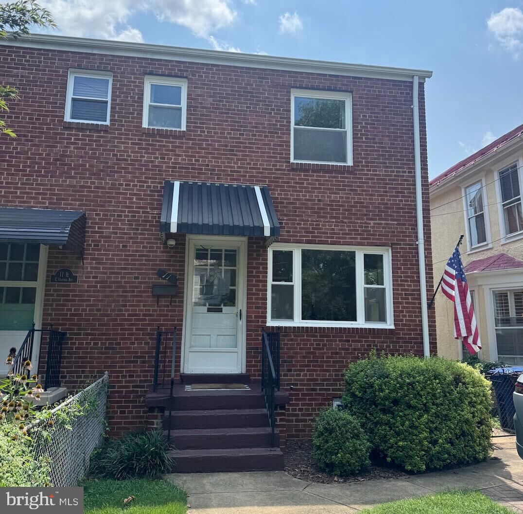 Property Photo: 11 E Oxford Avenue VA 22301