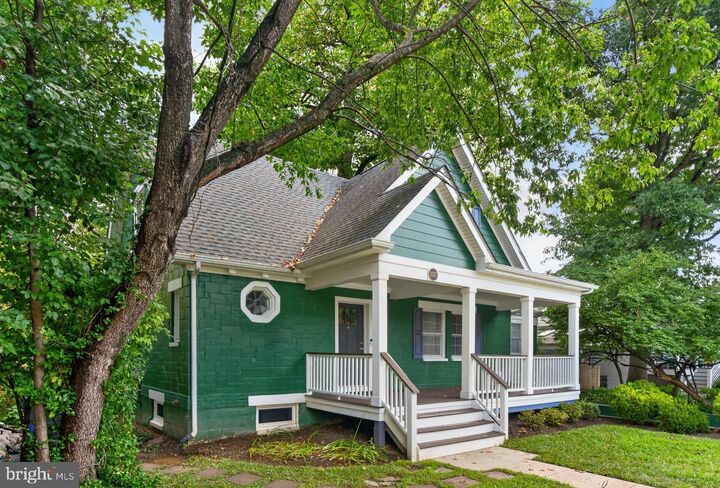 Property Photo:  2227 N Lexington Street N  VA 22205 