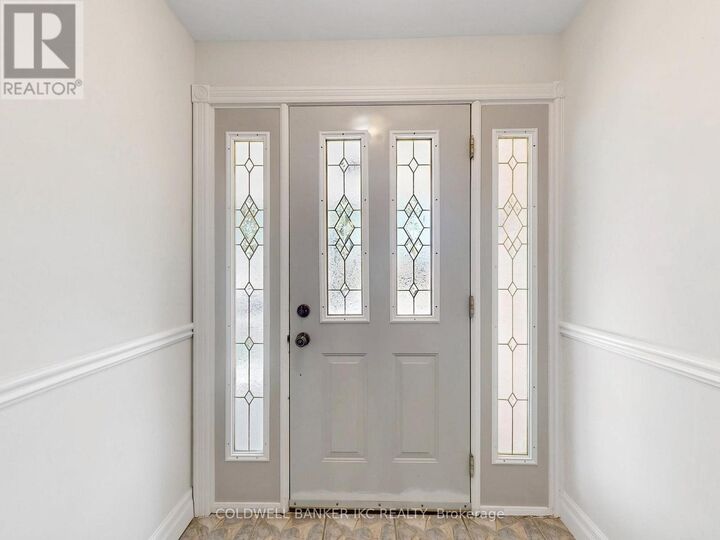 Property Photo:  2220 Springfield Court  ON L5K 1V2 