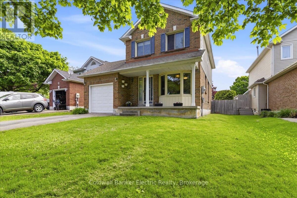 Property Photo: 3 Walbridge Court ON L1C 4B7