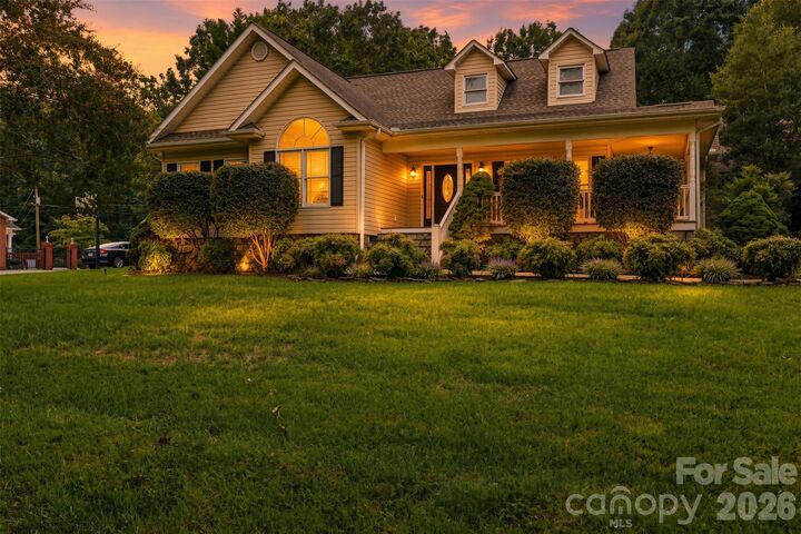 Property Photo:  107 Shawnee Trail  NC 28650 