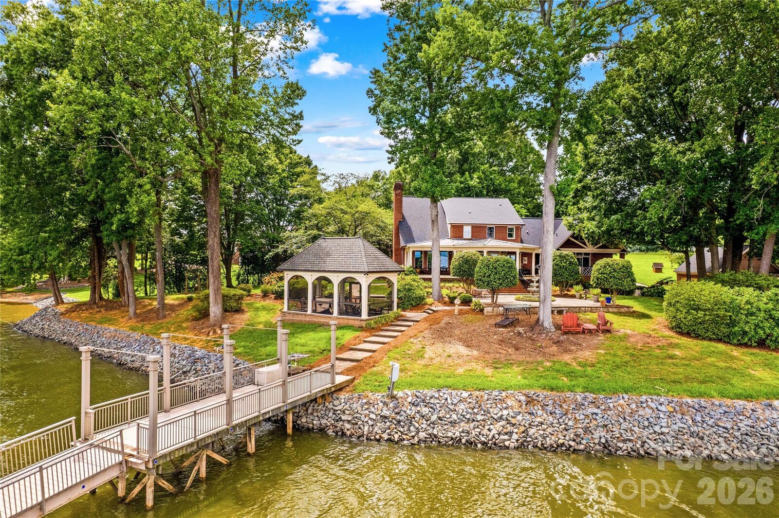 Property Photo:  810 Fox Hollow Lane  NC 28146 