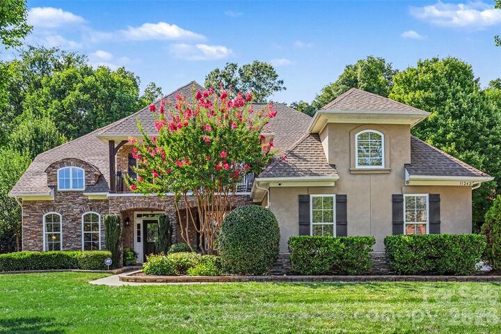 Property Photo: 11242 Wheat Ridge Road NC 28277