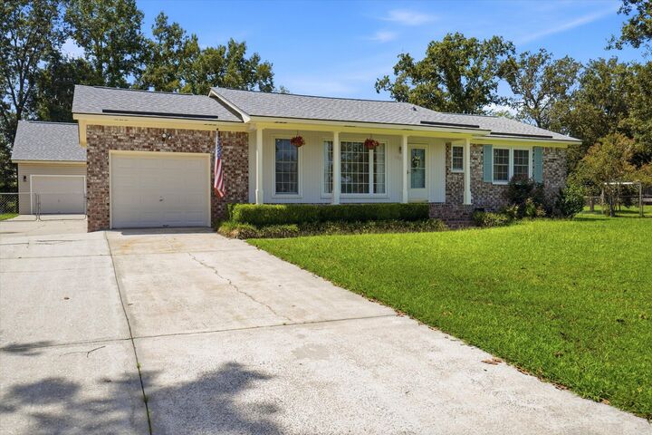 Property Photo:  102 Belmont Court  SC 29456 