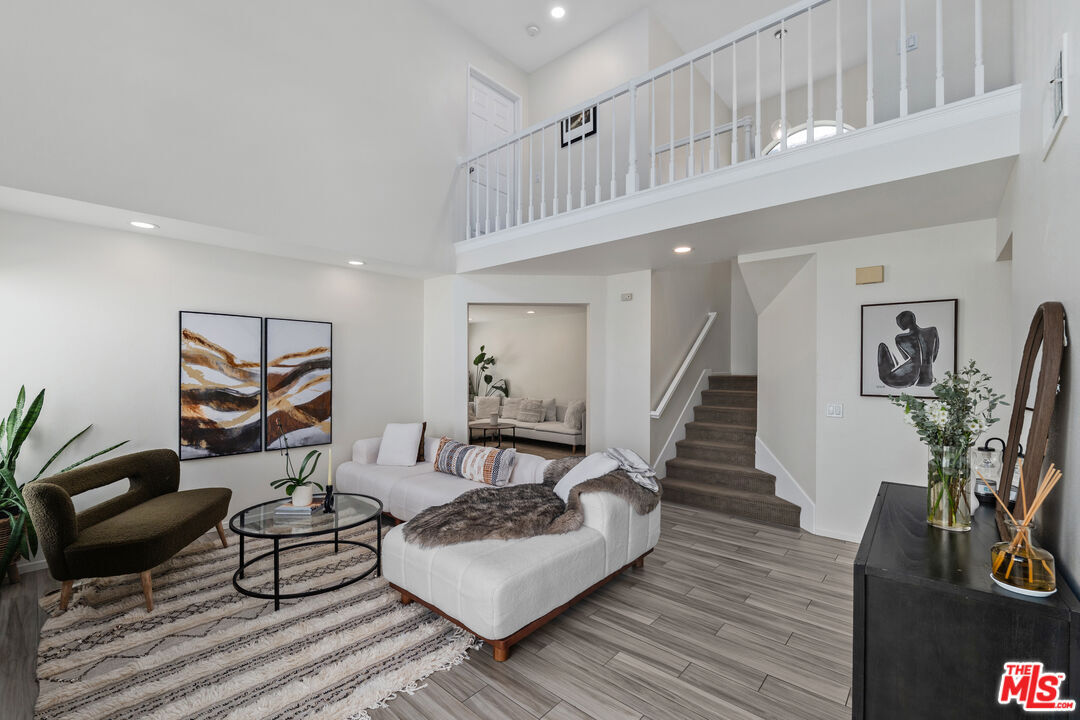 Property Photo:  24672 Calle Largo  CA 91302 