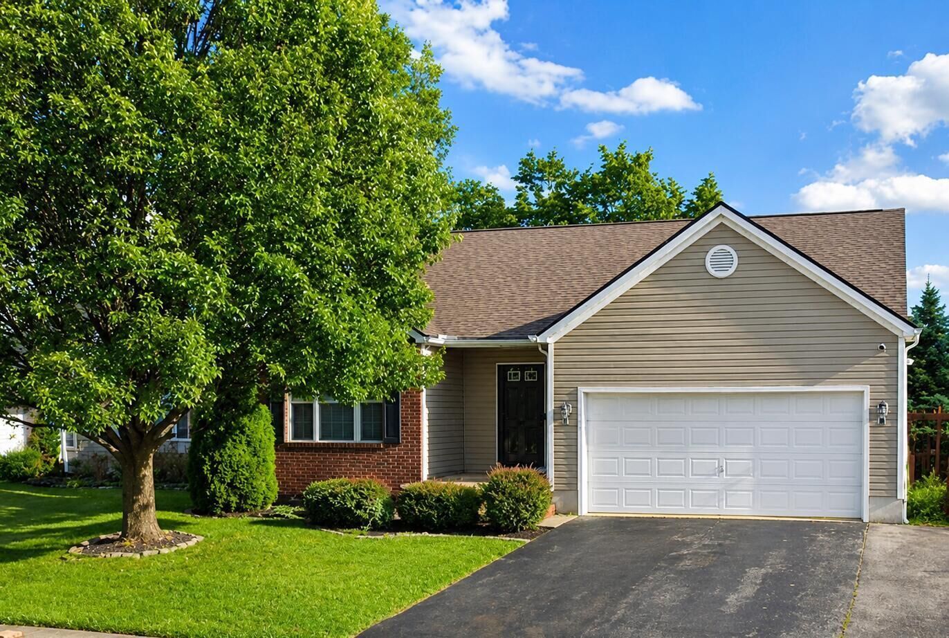 Property Photo:  7949 Chapel Stone Road  OH 43004 