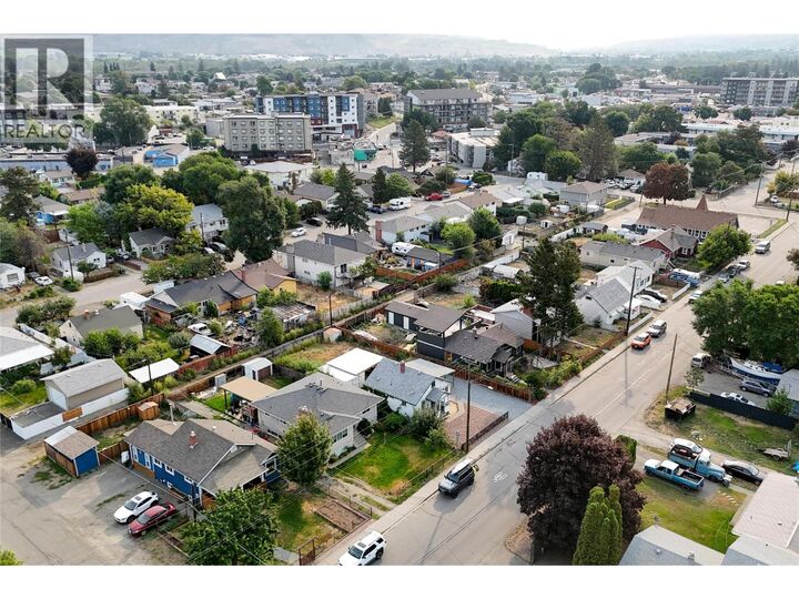 Property Photo:  364 Royal Avenue  BC V2B 3P5 