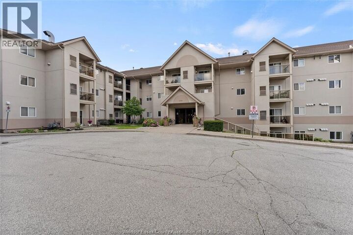Property Photo:  3000 Sandwich Street 316  ON N9C 4G3 