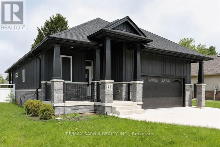 41 Sleepy Meadow Drive West — photo 1