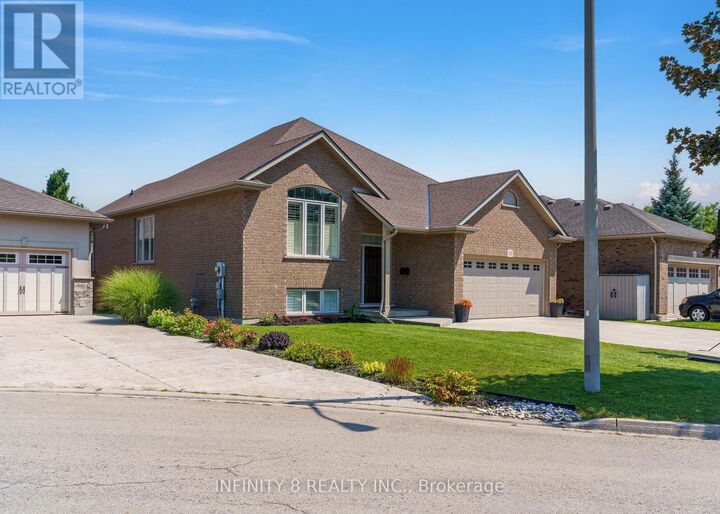 Property Photo:  10 Sapphire Court  ON L2M 0A4 