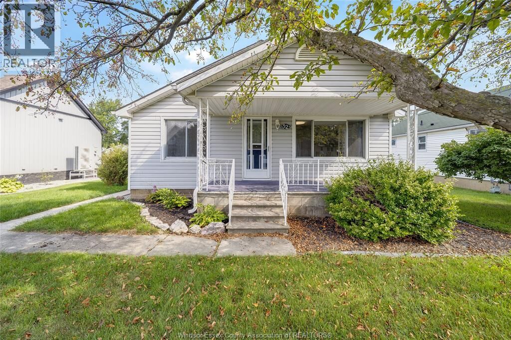 Property Photo: 52 Prospect Street ON N0P 2L0
