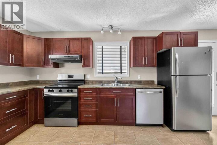 Property Photo:  177 Leigh Crescent  AB T9K 1K2 