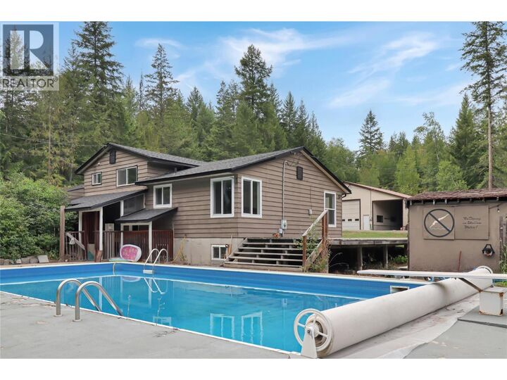 Property Photo: 208 Schmidt Road BC V0E 1N2