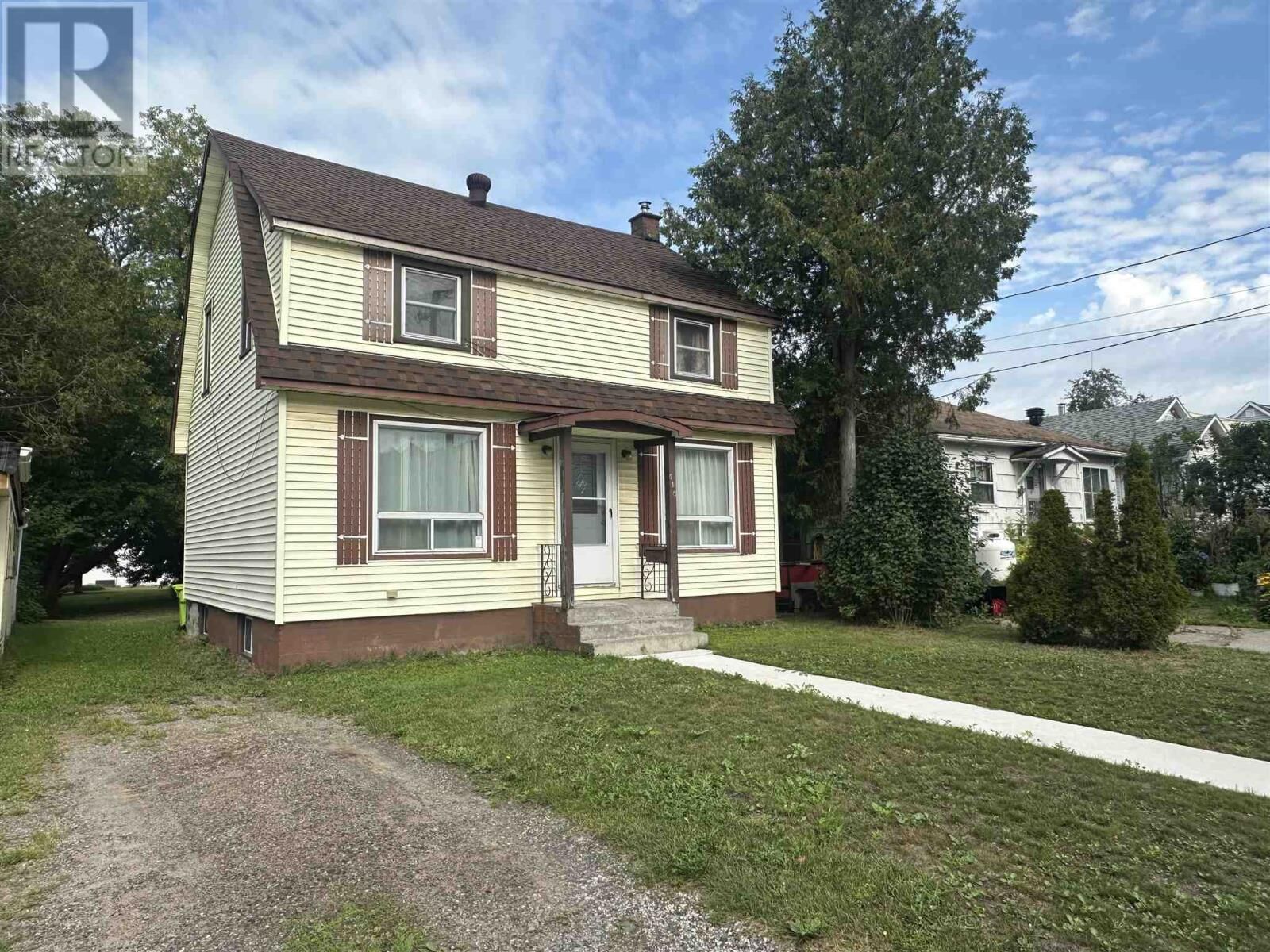 Property Photo:  515 Morin St  ON P6C 3G1 