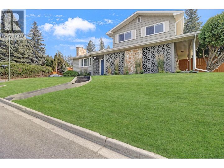 Property Photo: 701 17th Avenue South BC V1C 3B6