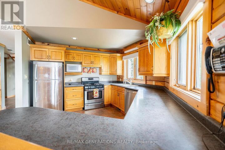 Property Photo:  106 Island Avenue  ON P7L 0C1 
