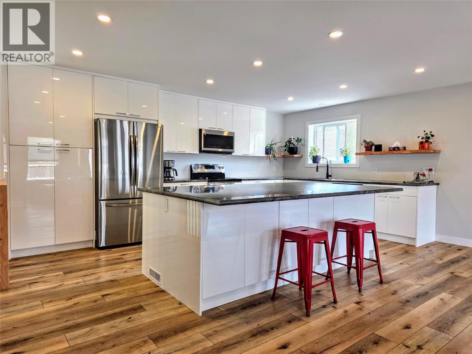 Photo de la propriété:  1313 13th Avenue  BC V0A 1K4 