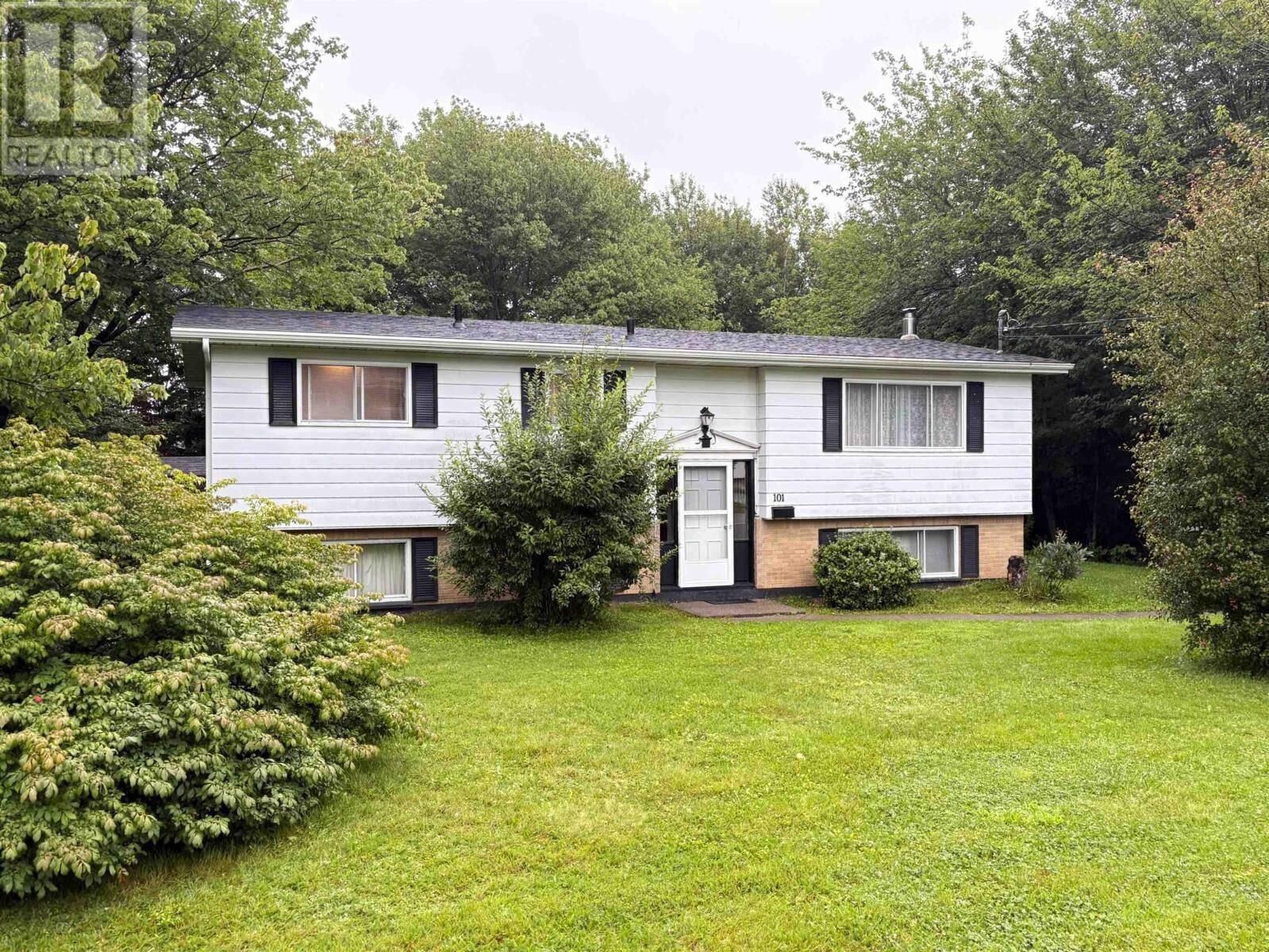 Property Photo:  Kenwood Drive 101  NS B1S 3L1 