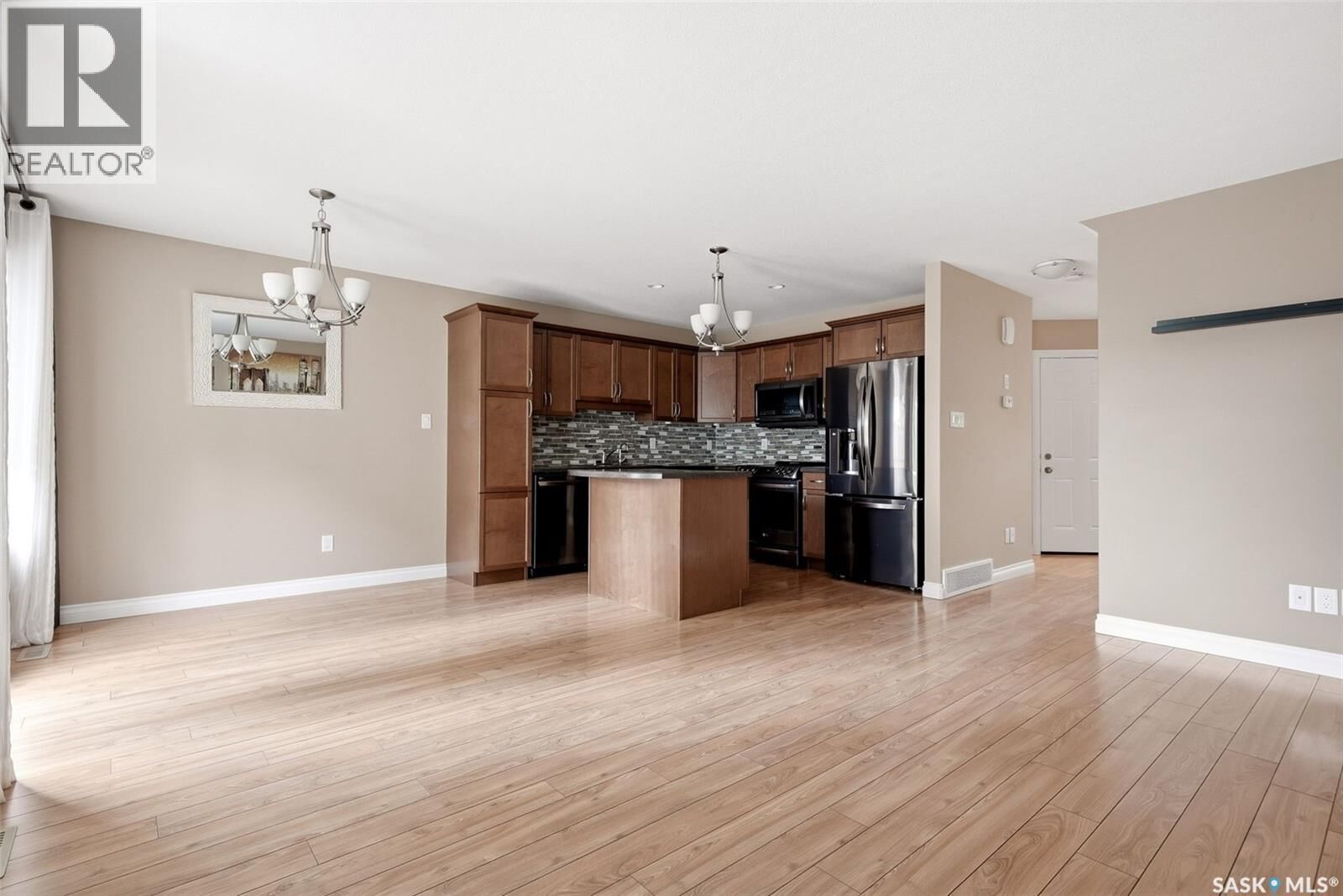 Property Photo:  837 Connaught Street  SK S4T 6S3 