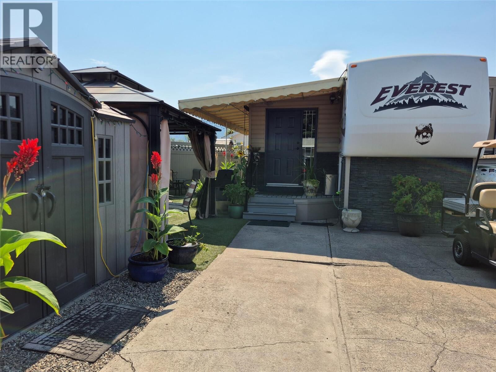 Property Photo:  415 Commonwealth Road 66  BC V4V 1P4 