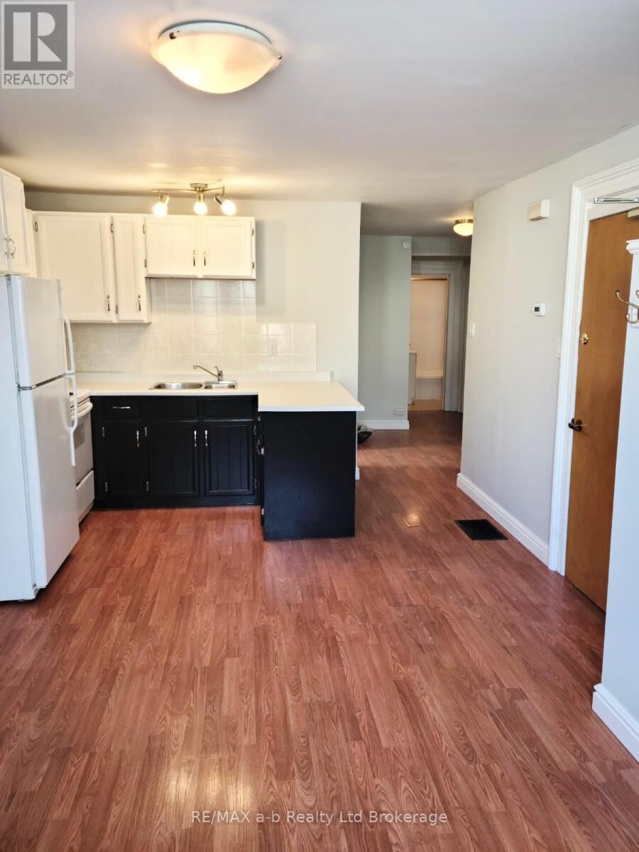 Property Photo:  26 Stanley Street 3  ON N6C 1B1 