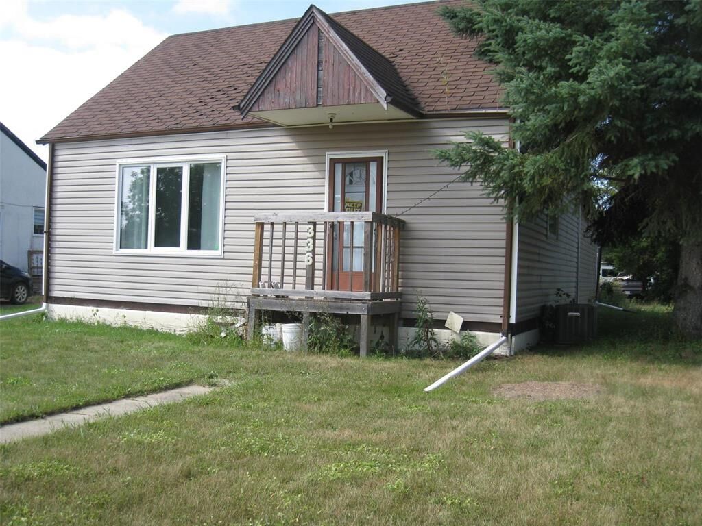 Property Photo: 336 7th Avenue South MB R0L 1Z0