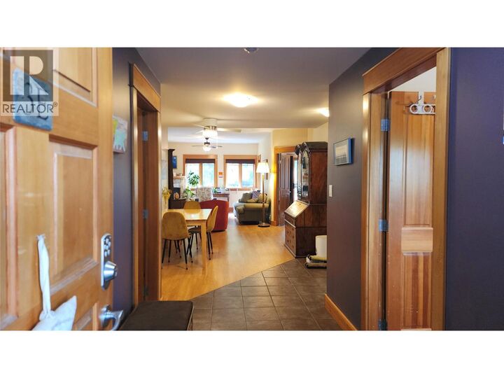 Photo de la propriété:  1005 Mountain View Road 3E  BC V0G 1Y0 