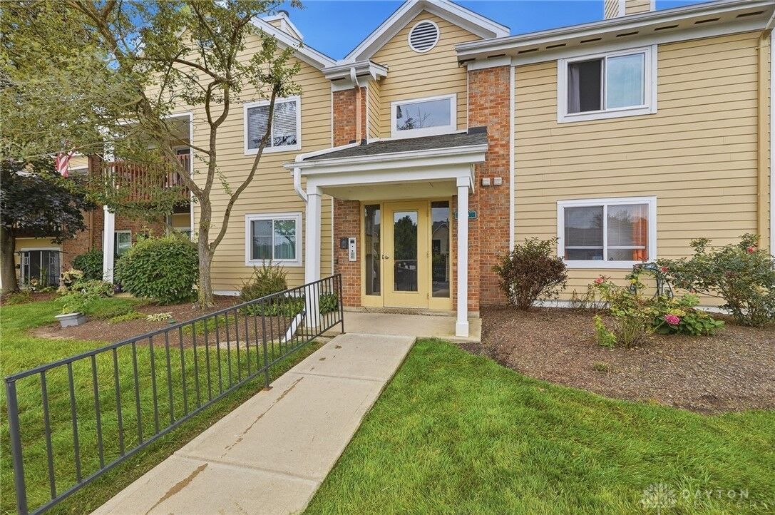 Property Photo:  84 Mallard Glen Drive 7  OH 45458 