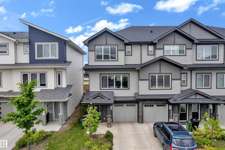 1534 157 Street SW — photo 1