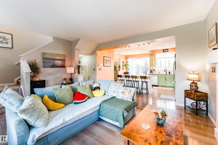 Property Photo:  725 Secord Boulevard NW  AB T5T 7A8 