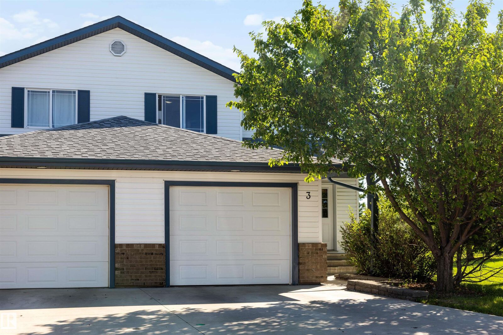 Property Photo:  450 Hyndman Crescent NW 3  AB T5A 0E2 