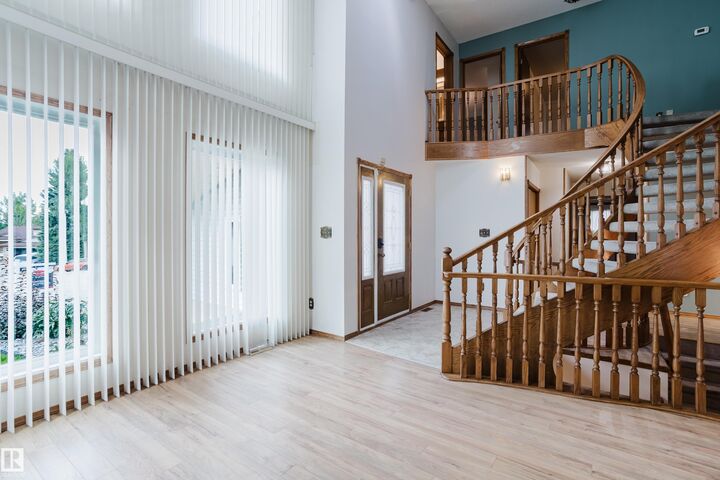 Property Photo:  7 Hilltop Crescent  AB T8A 5E3 