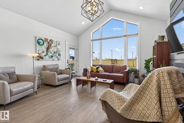 Property Photo:  45 Evermore Crescent  AB T8N 7W9 