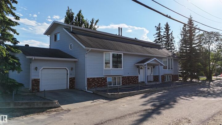 4805 47 Street — photo 1