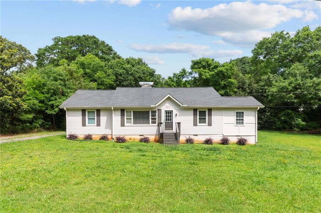 Property Photo:  641 Highway 23 NW  GA 30024 