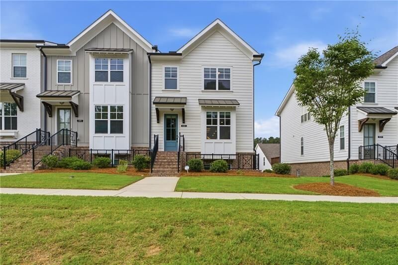 Property Photo: 835 Green Sapling Trail GA 30024
