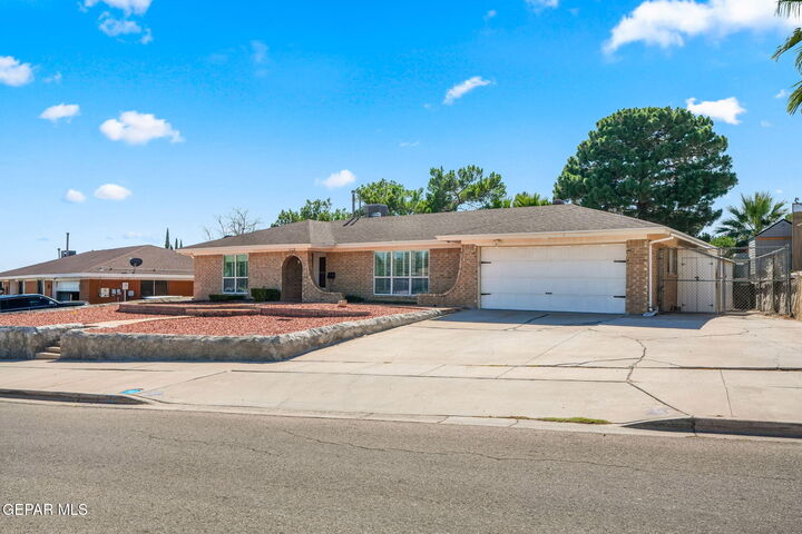 Property Photo: 1511 Vista De Oro Drive TX 79935