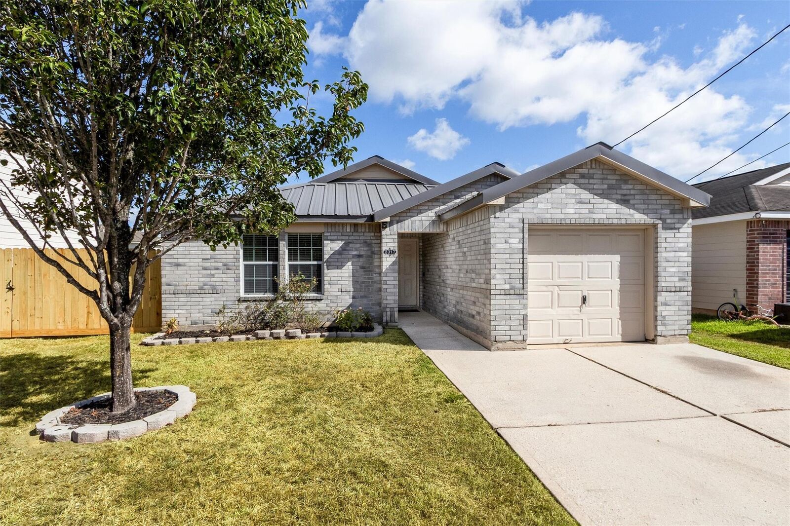 Property Photo: 2317 Shady Birch Drive TX 77301