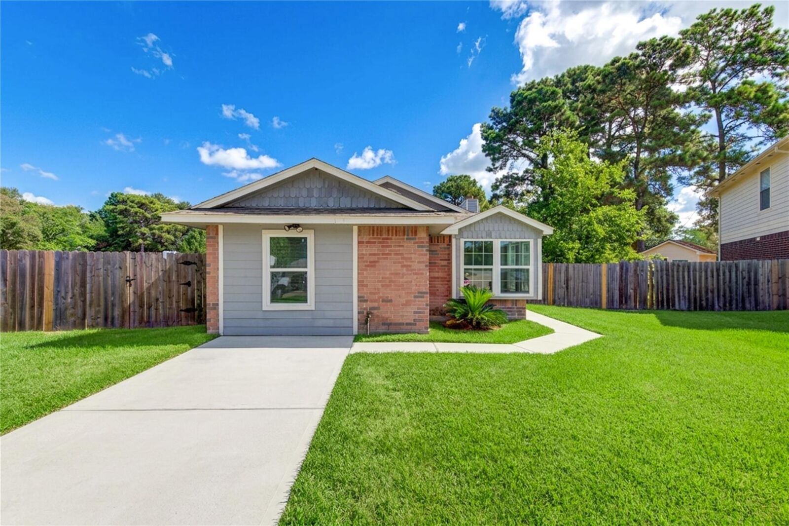 Property Photo:  15814 Murrelet Court  TX 77396 