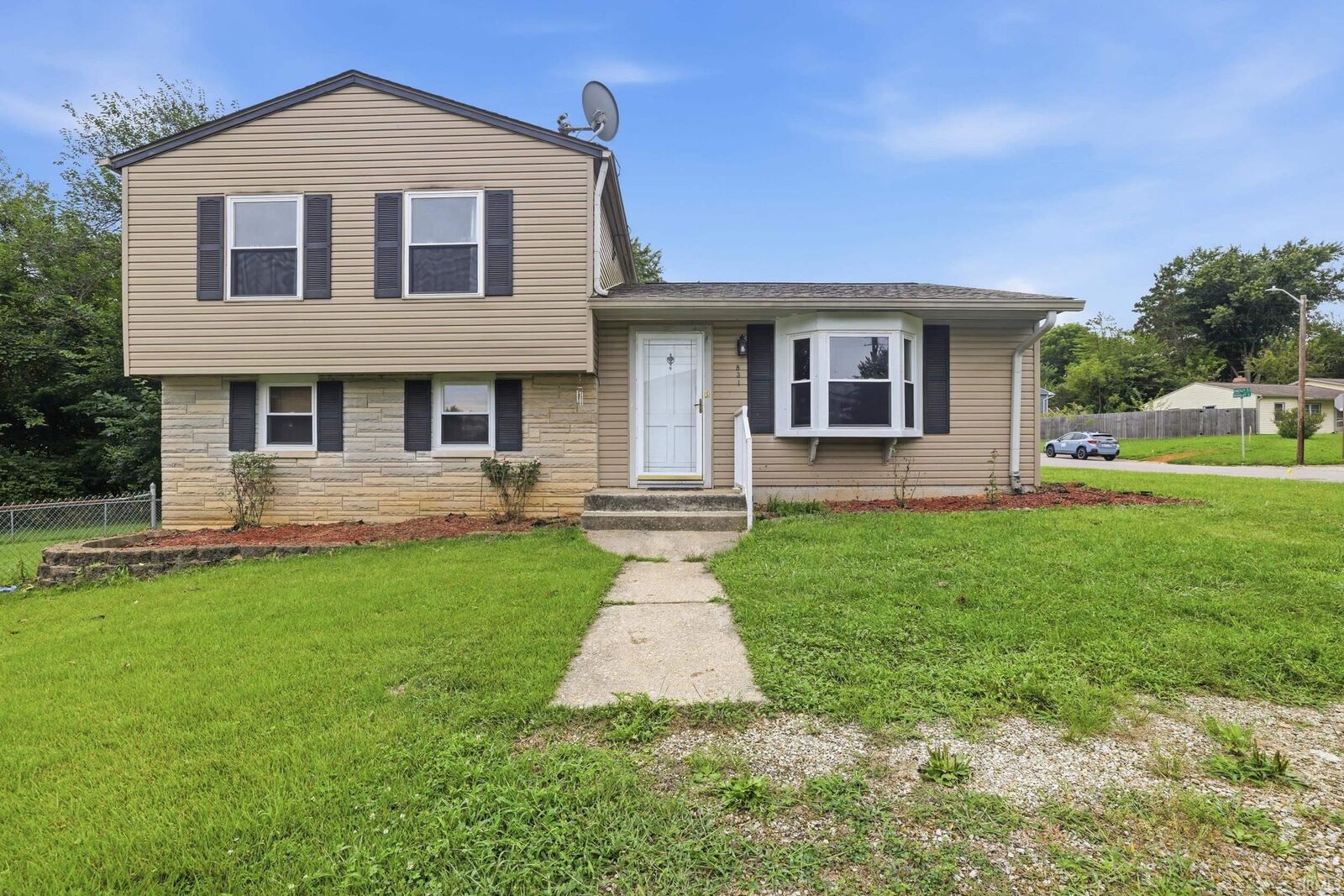 Property Photo: 831 W Briarcliff Drive IN 47404