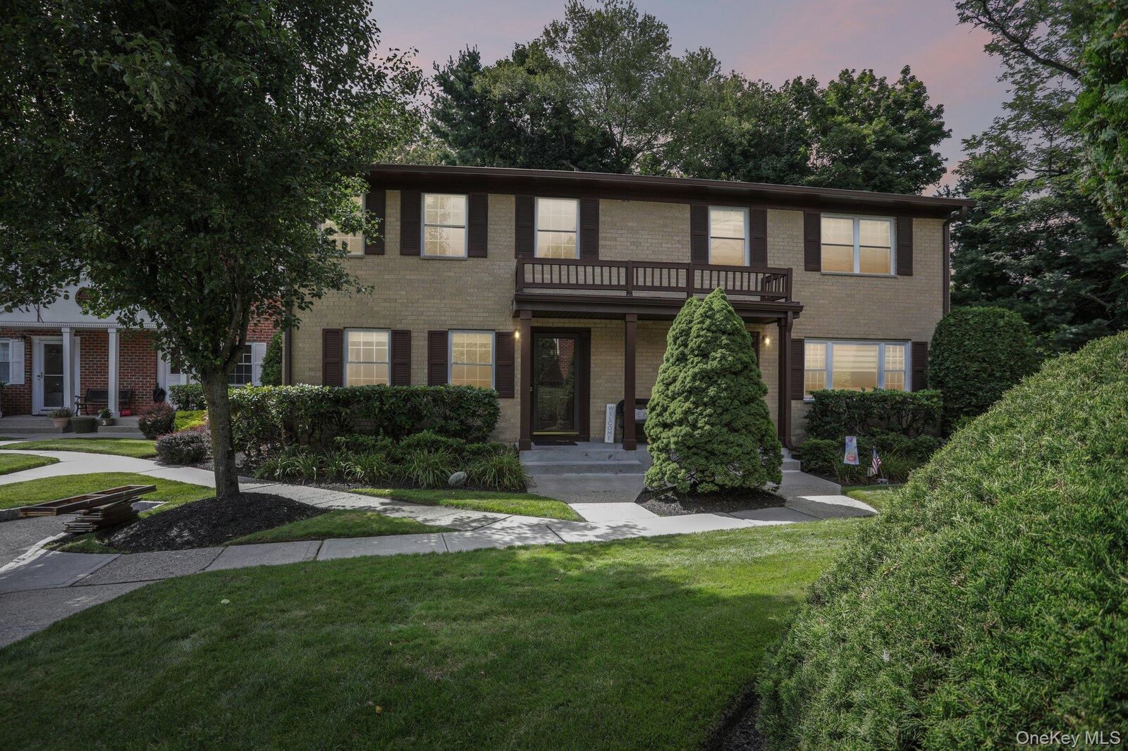 Property Photo:  414 Pawnee Court  NY 10901 