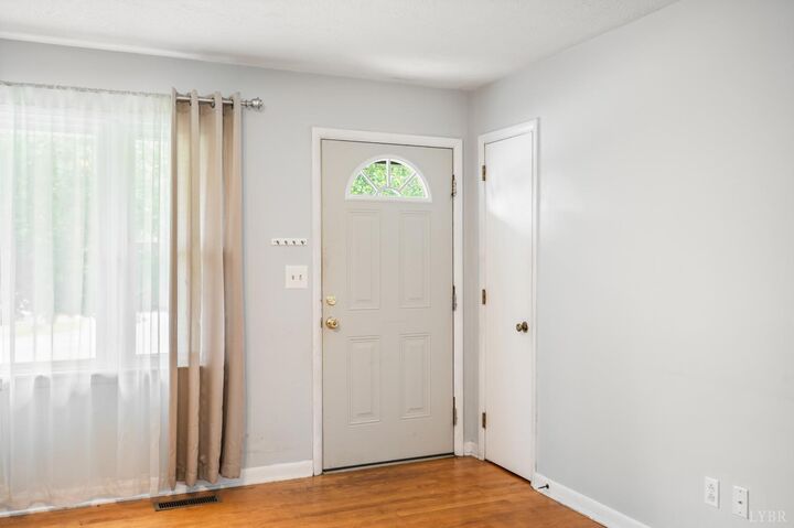 Property Photo:  2002 Roundelay Road  VA 24502 