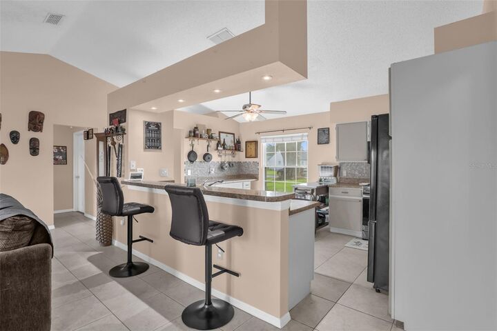 Property Photo: 418 Grovepark Drive FL 33837
