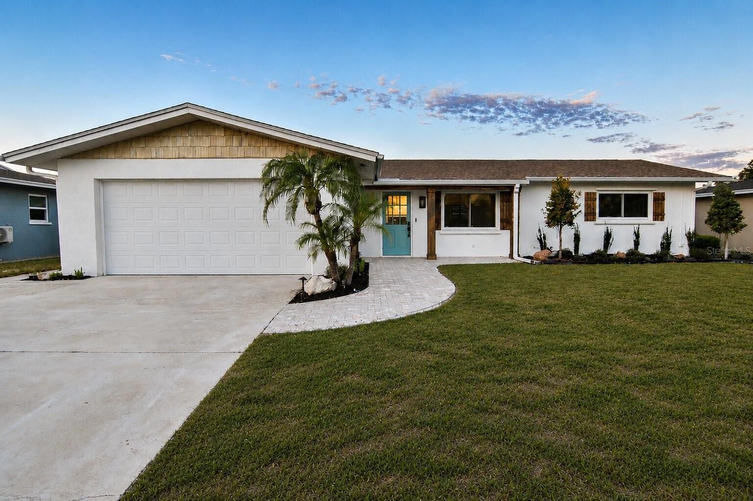 Property Photo: 2902 23rd Avenue W FL 34205