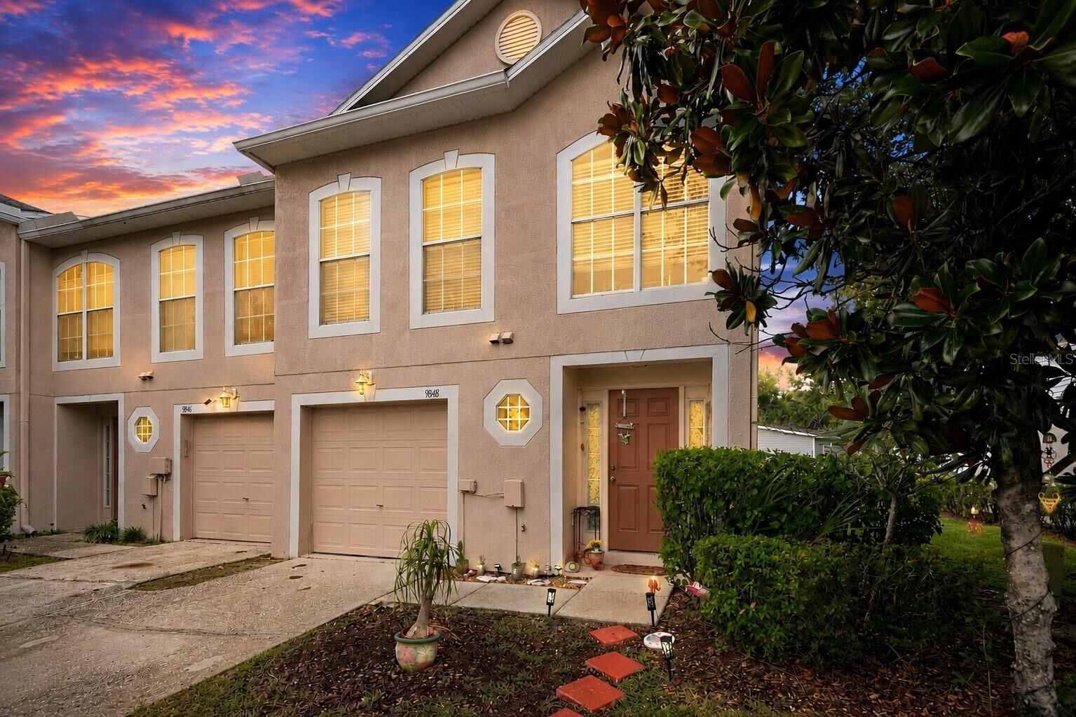 Property Photo:  9848 Ashburn Lake Drive  FL 33610 