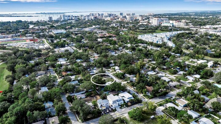 Property Photo: 2350 Bay St FL 34237