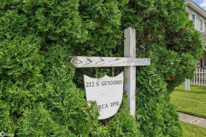Property Photo:  212 S Gunnison Street  IA 52601 