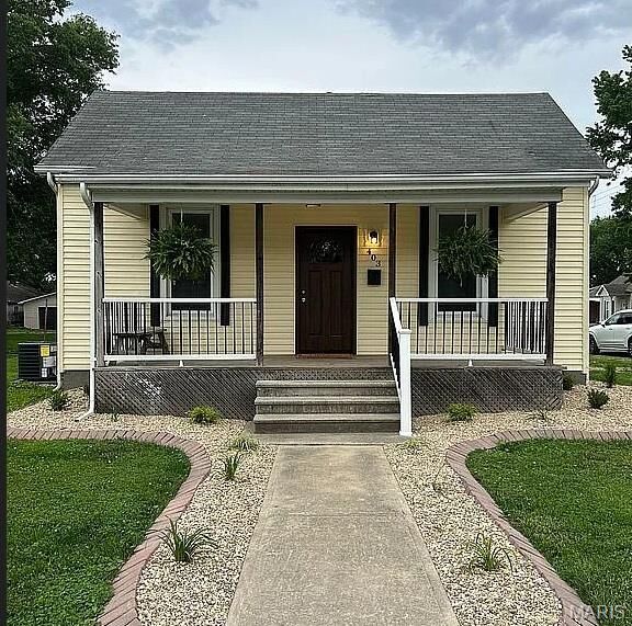 Property Photo: 403 S Locust Street IL 62293