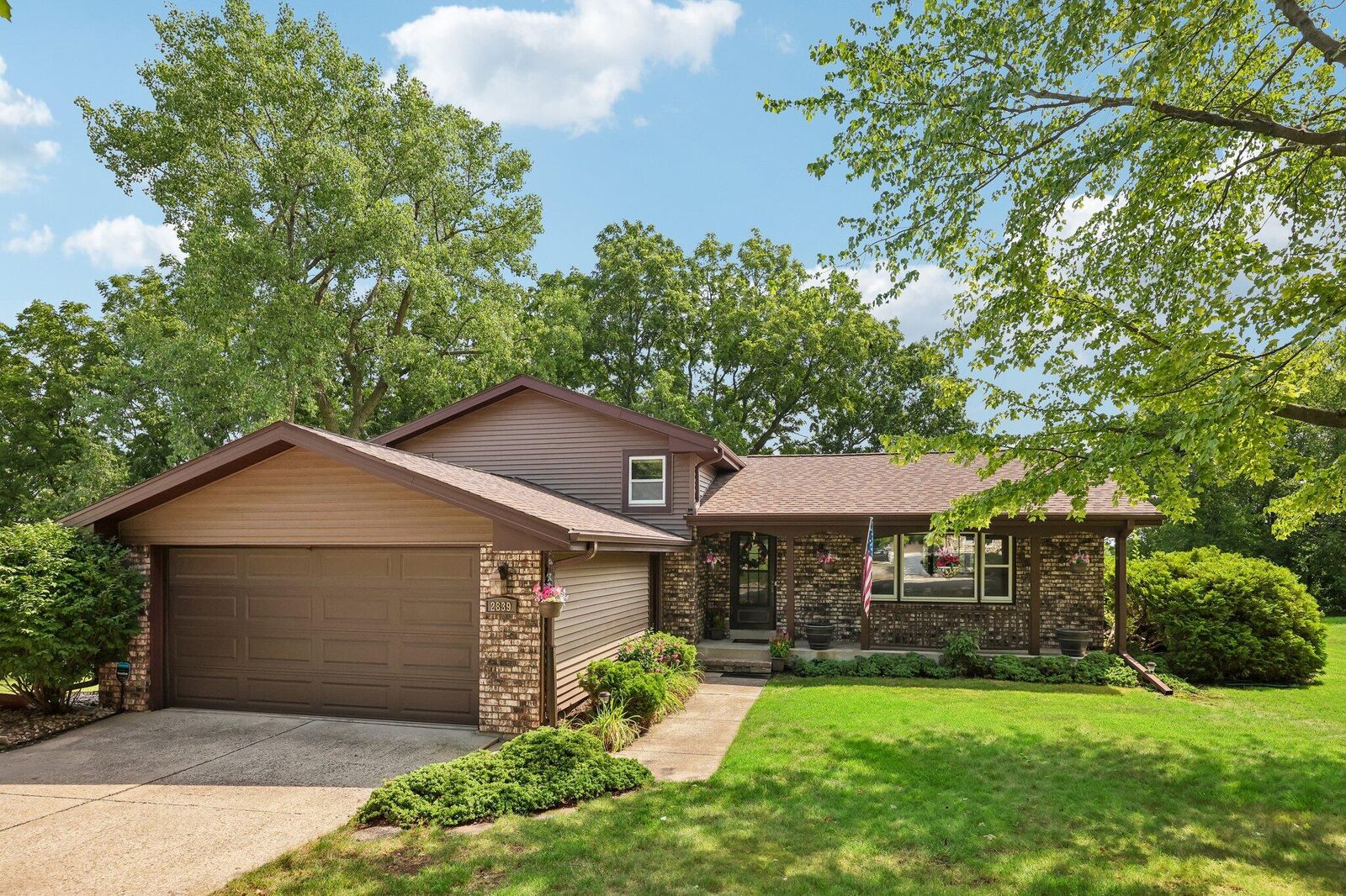 Property Photo:  2839 Coventry Ln  WI 53188 