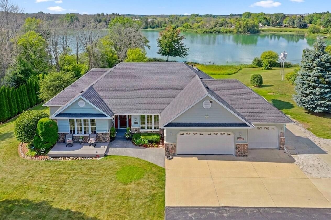 Property Photo:  6150 Silver Hills Dr  WI 54220 